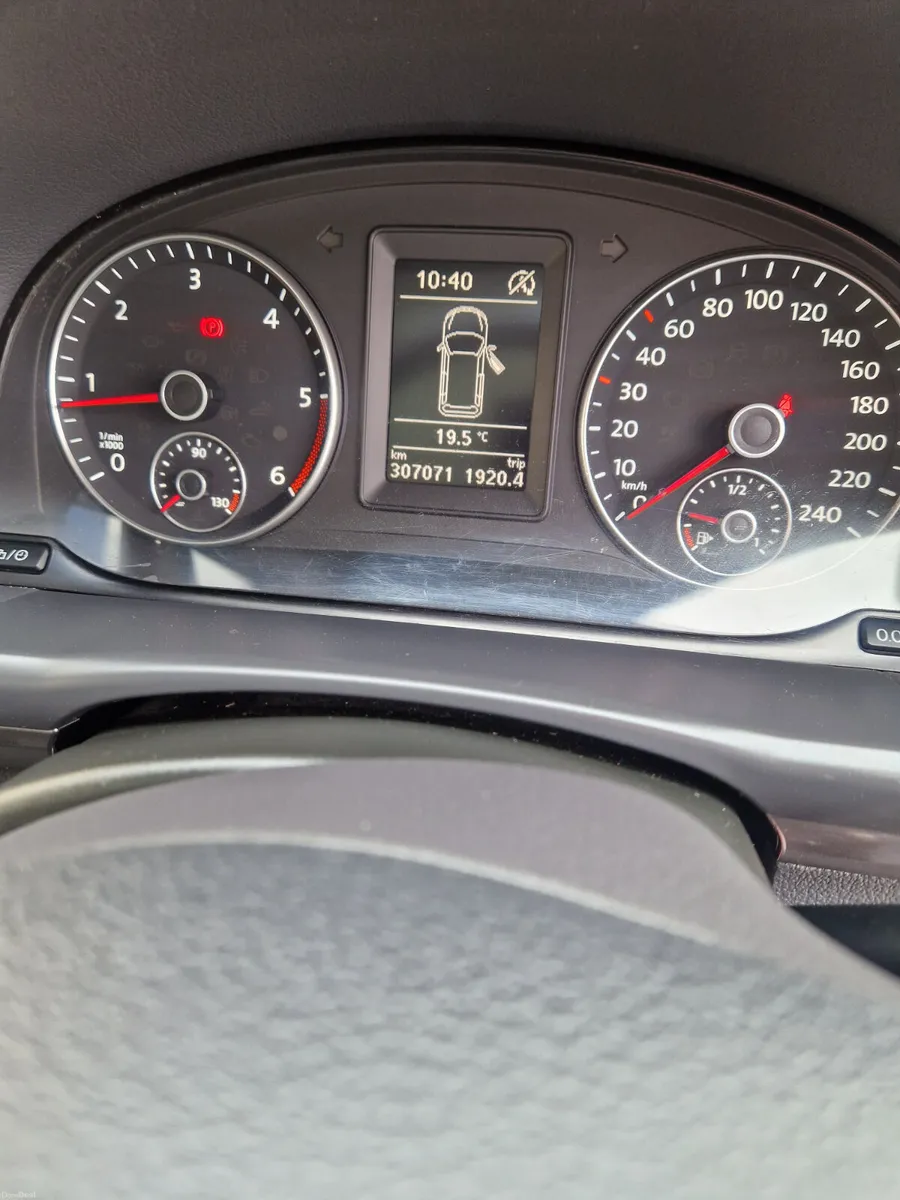 Volkswagen Touran 2015 - Image 5