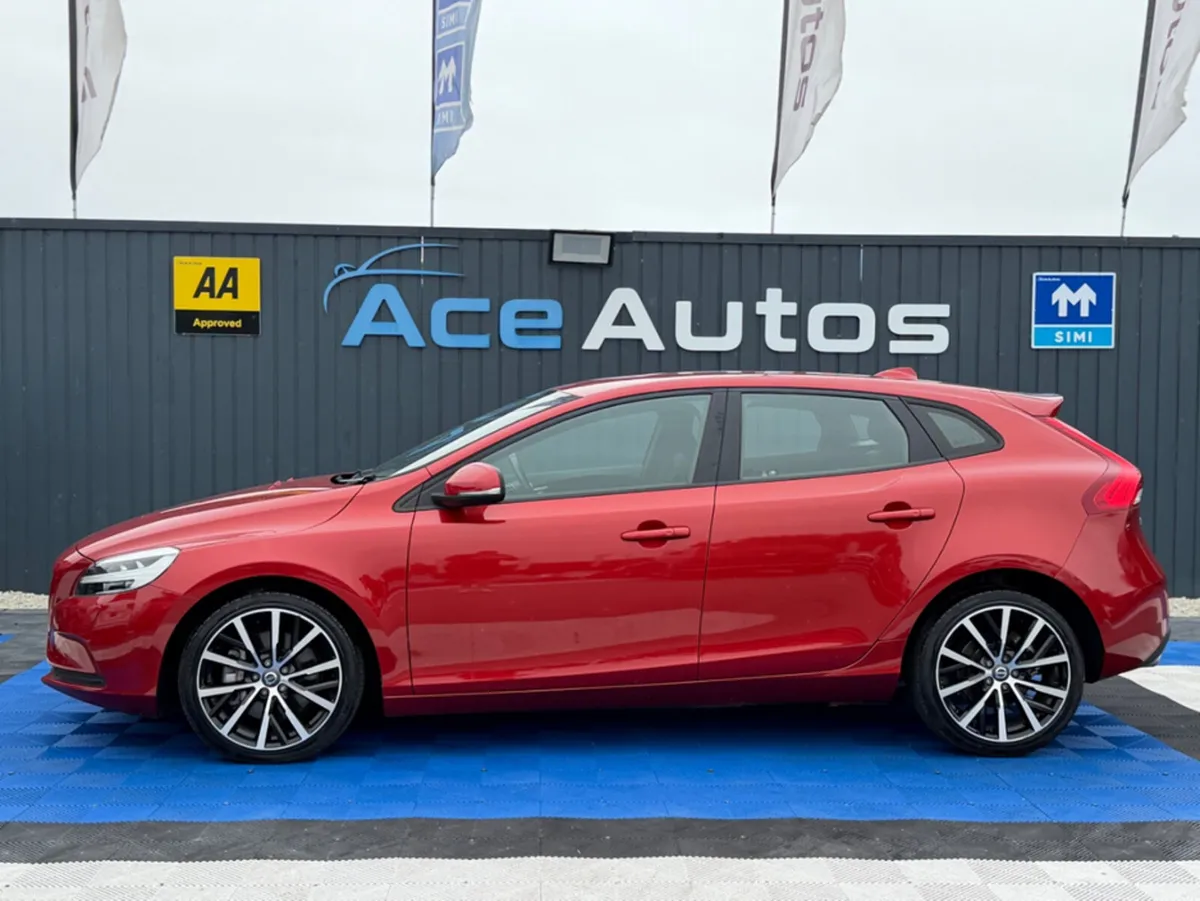 Volvo V40 D4 DYNAMIC EDT - 2.0L DIESEL - AUTO - 12 - Image 4