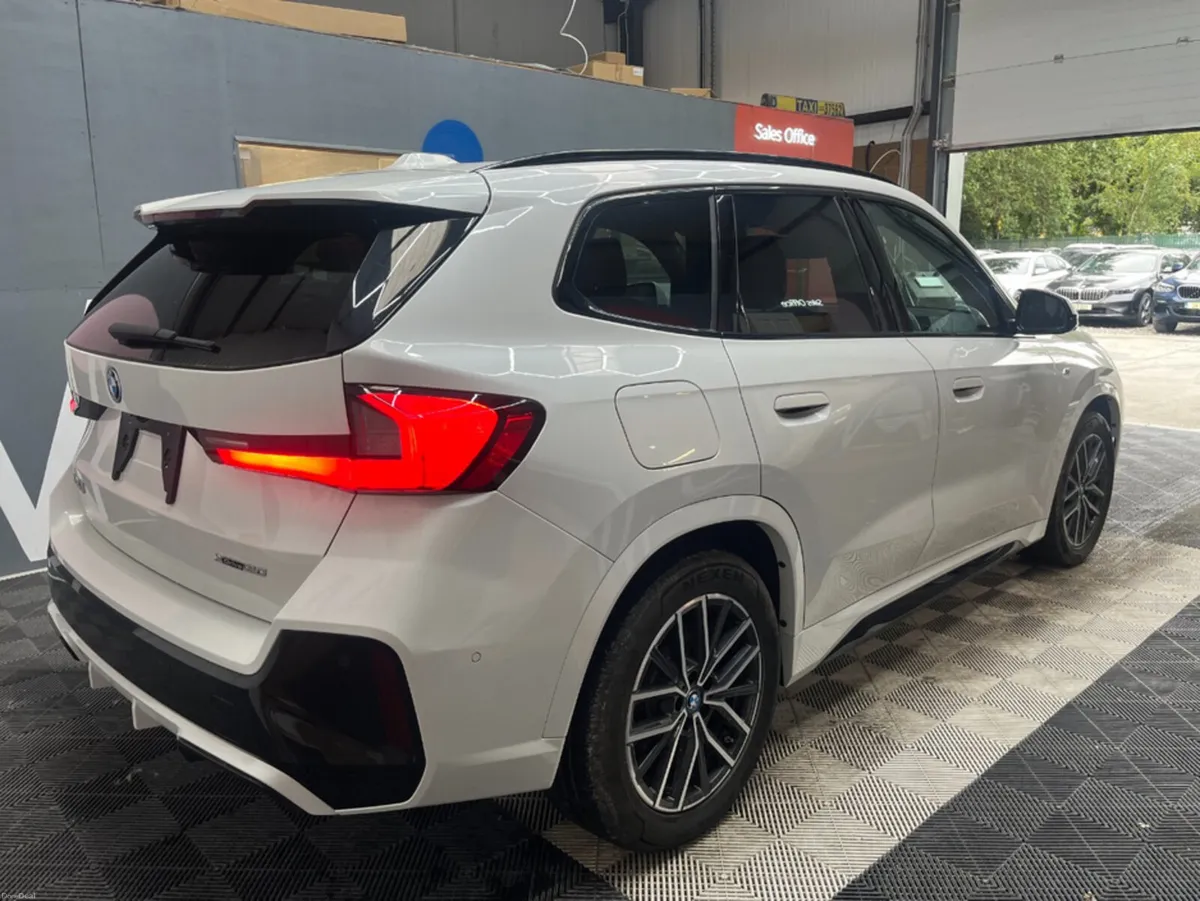 BMW iX1 2024 BMW IX1 4WD XDRIVE 30 M SPORT AUTOMAT - Image 4