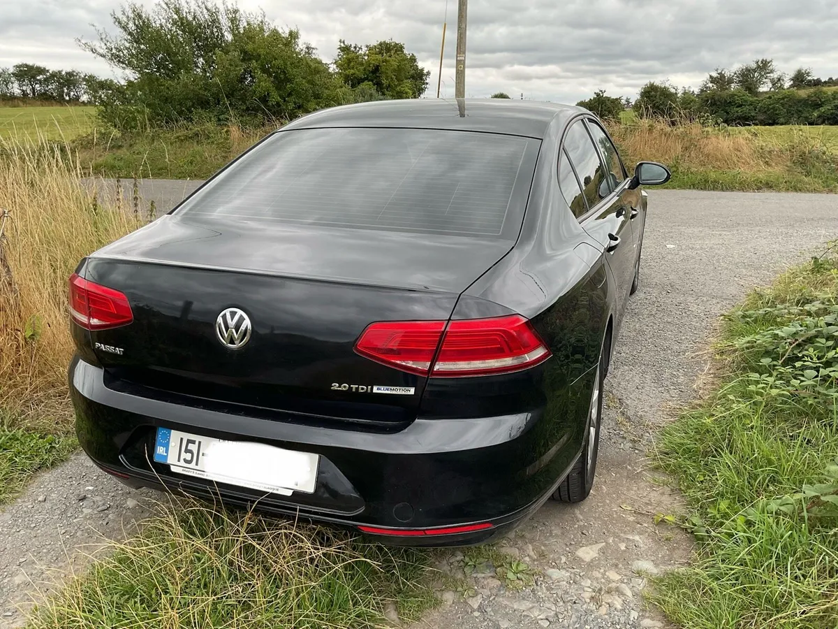 2015 Volkswagen Passat 2.0 L diesel - Image 3