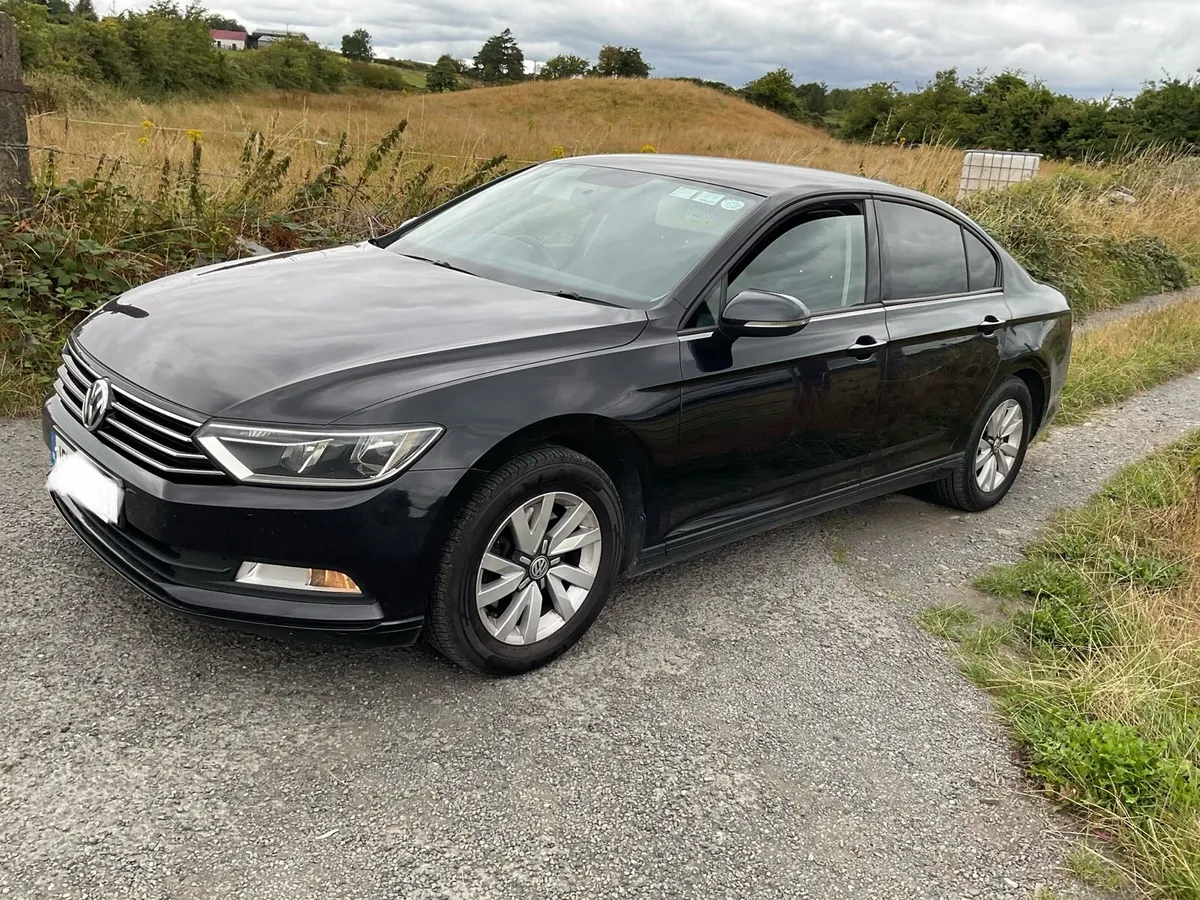 2015 Volkswagen Passat 2.0 L diesel - Image 1
