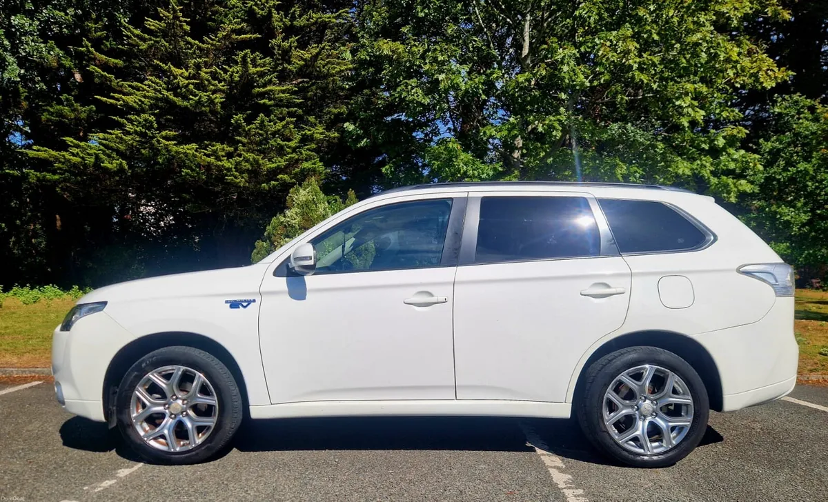 Mitsubishi PHEV - Image 2