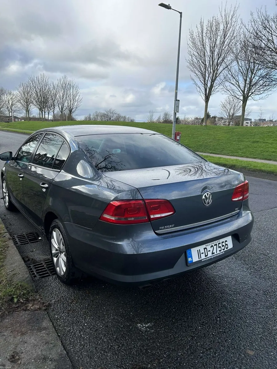 Volkswagen Passat 2011 - Image 6
