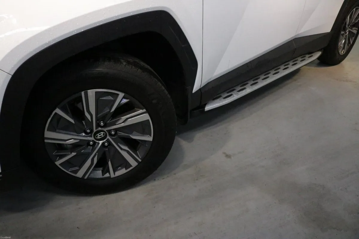 Hyundai Tucson Hybrid Executive 1.6 L Petrol Autom - Image 3