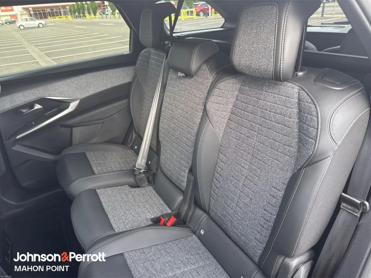 Peugeot 5008 1.2 MHEV 145bhp E-DCS6 Allure - Image 5