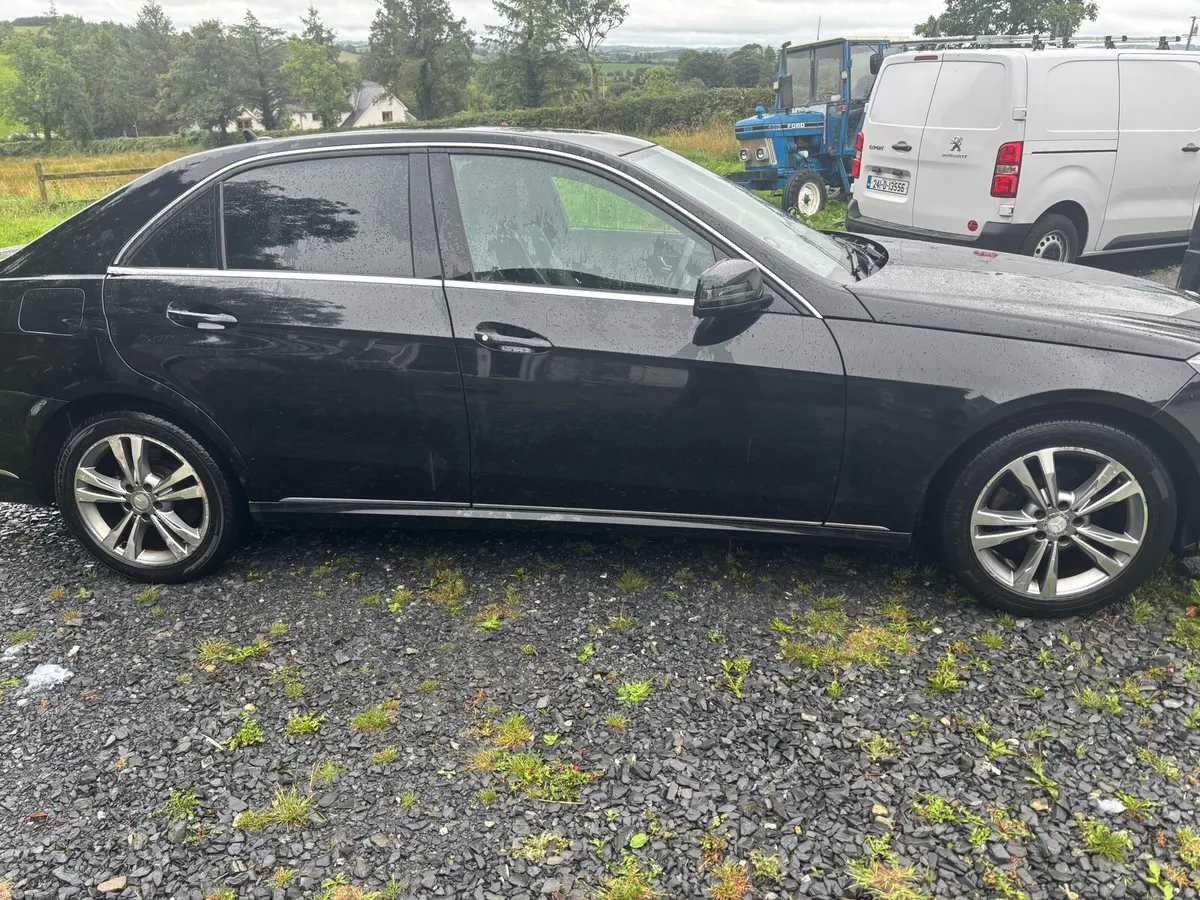 Mercedes - Image 2