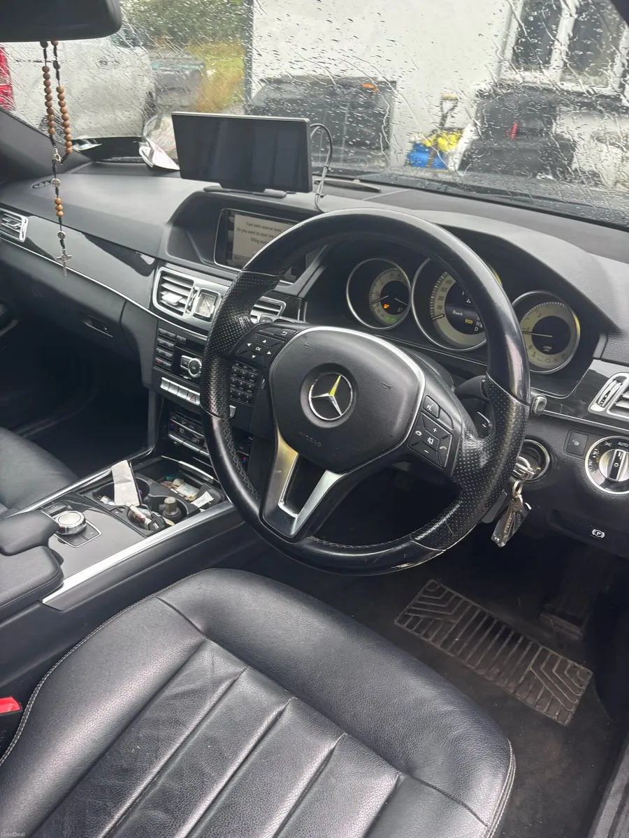 Mercedes - Image 6