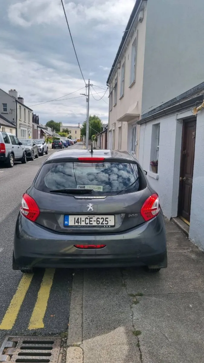 PEUGOT 208 - Image 2
