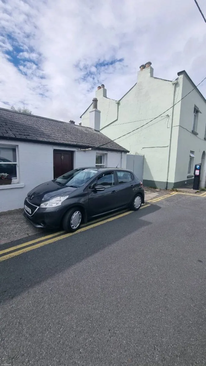 PEUGOT 208 - Image 4