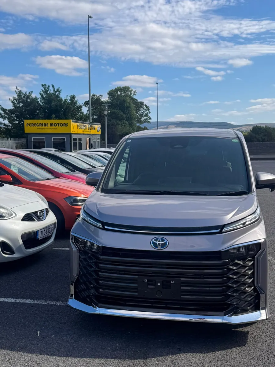Toyota Voxy 7 Seater hybrid - Image 1