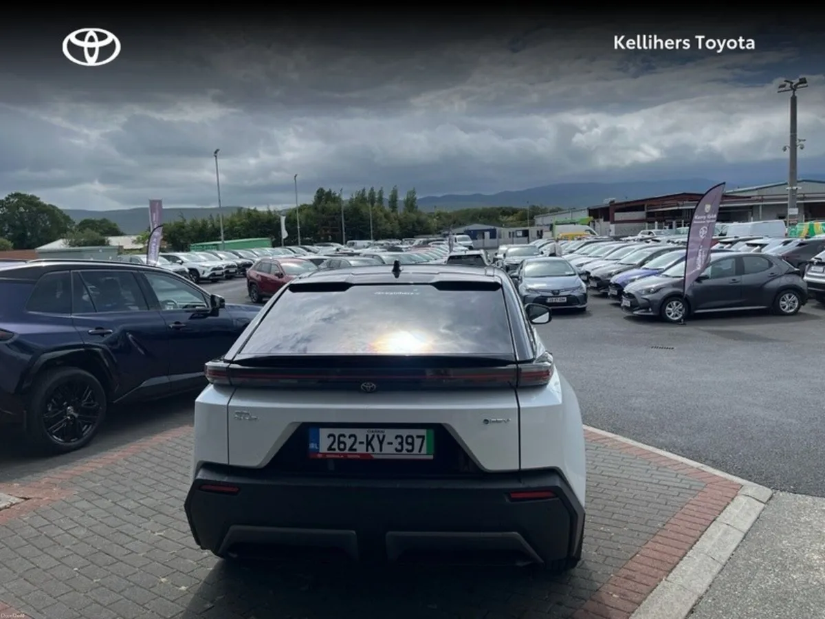 Toyota C-HR+ PREMIER - Image 4