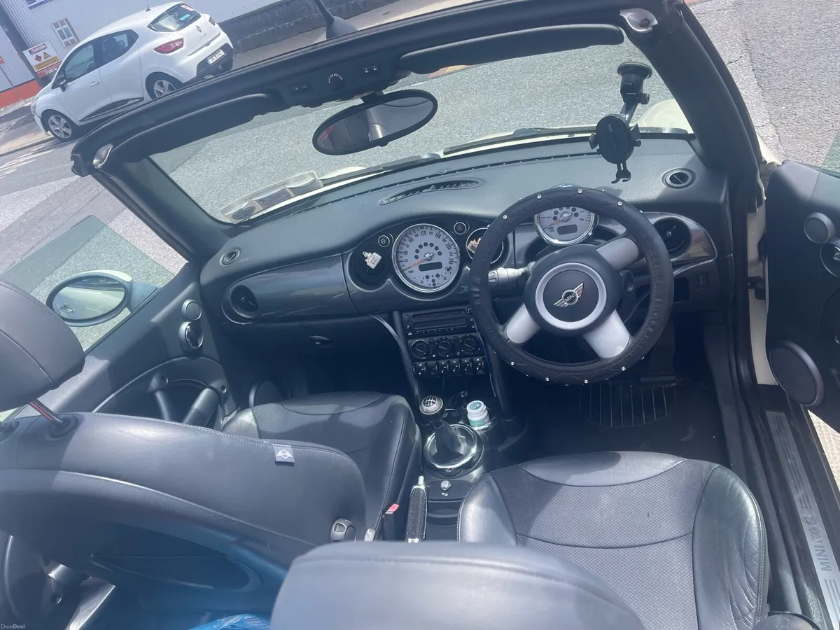 Mini Cooper Convertible Taxed & Tested 1.6L P 06 - Image 6