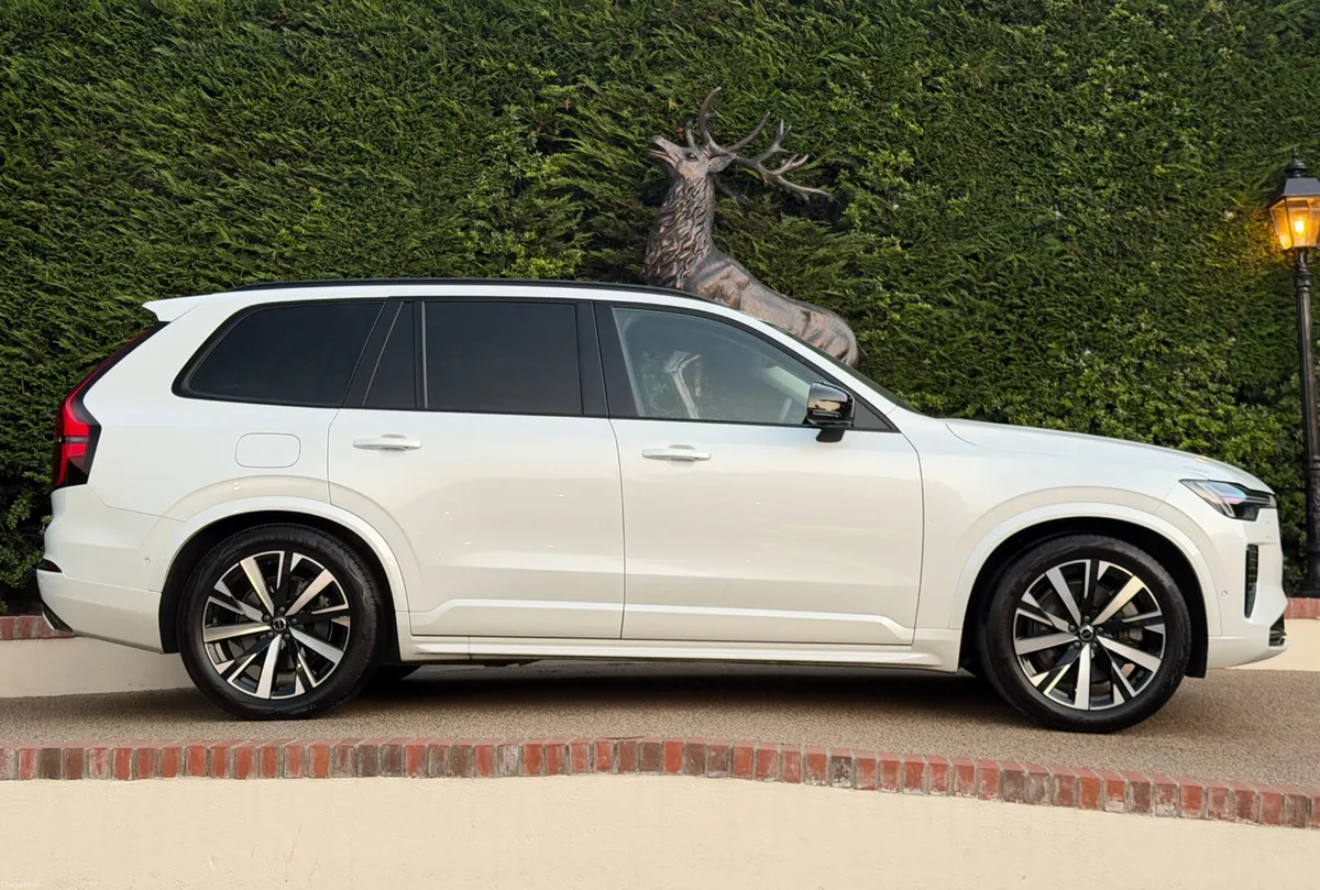 Volvo XC90 DARK PLUS 455BHP Great spec 7 seats - Image 4