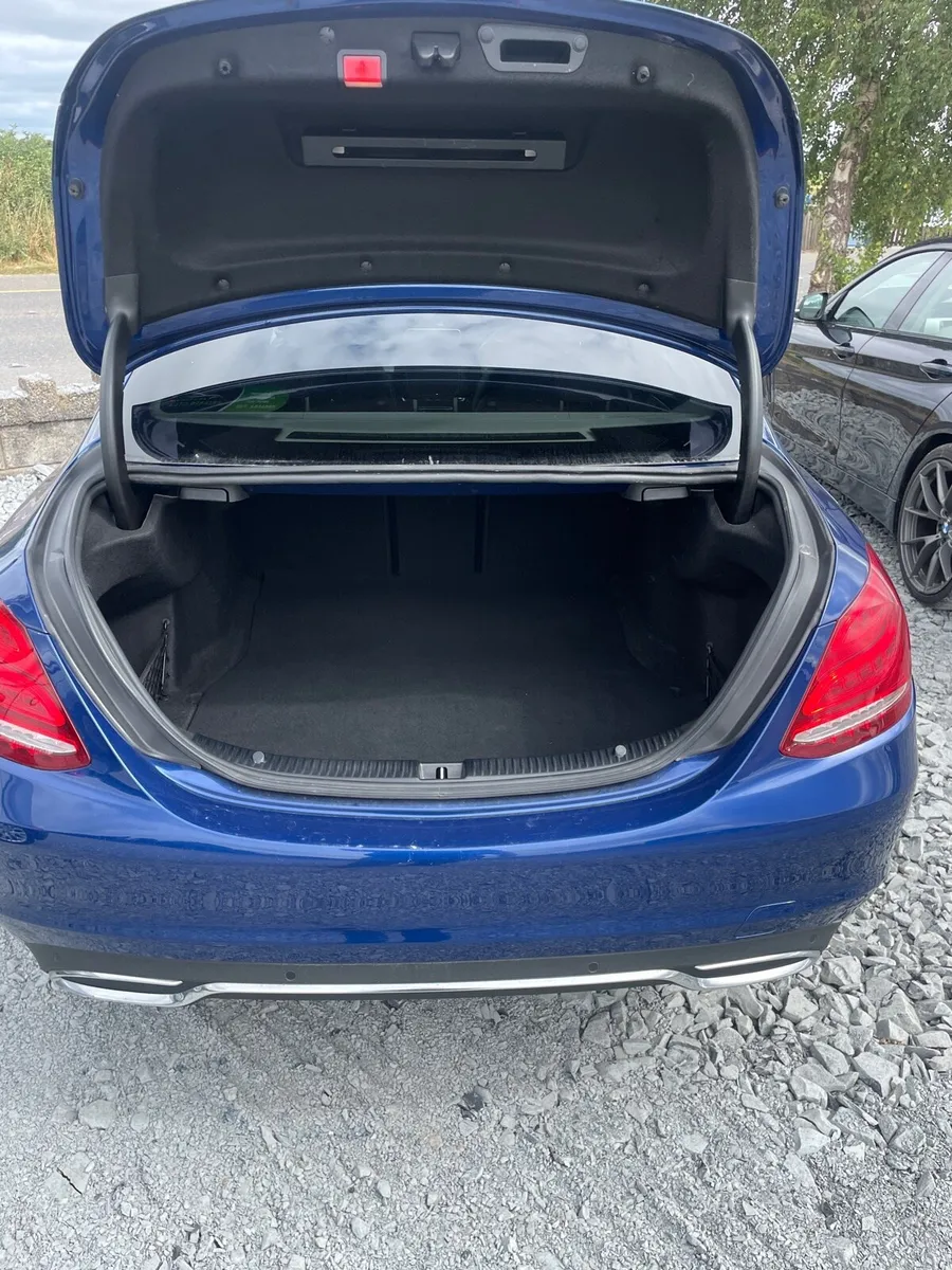 Mercedes C220 D SPORT - Image 4