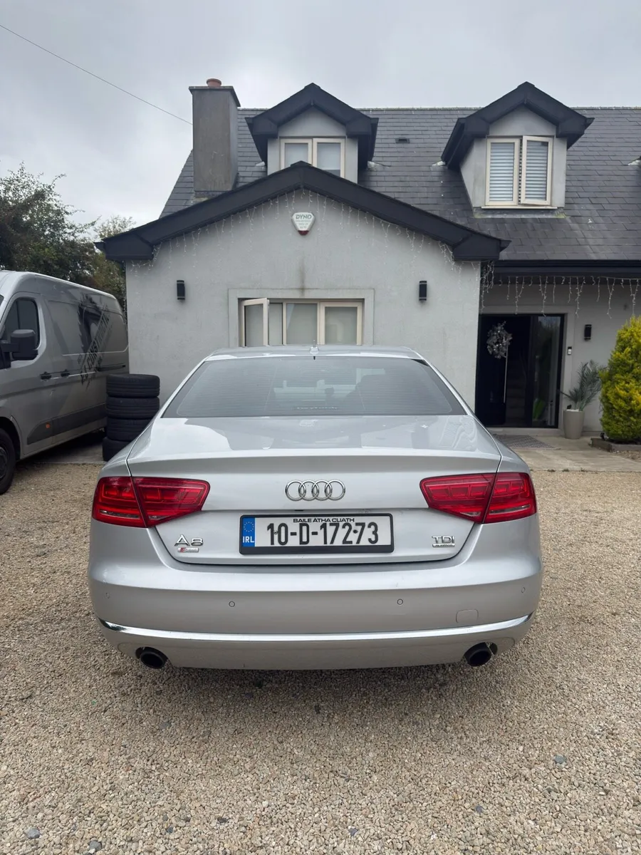 Audi A8 4.2TDI 2010 - Image 3