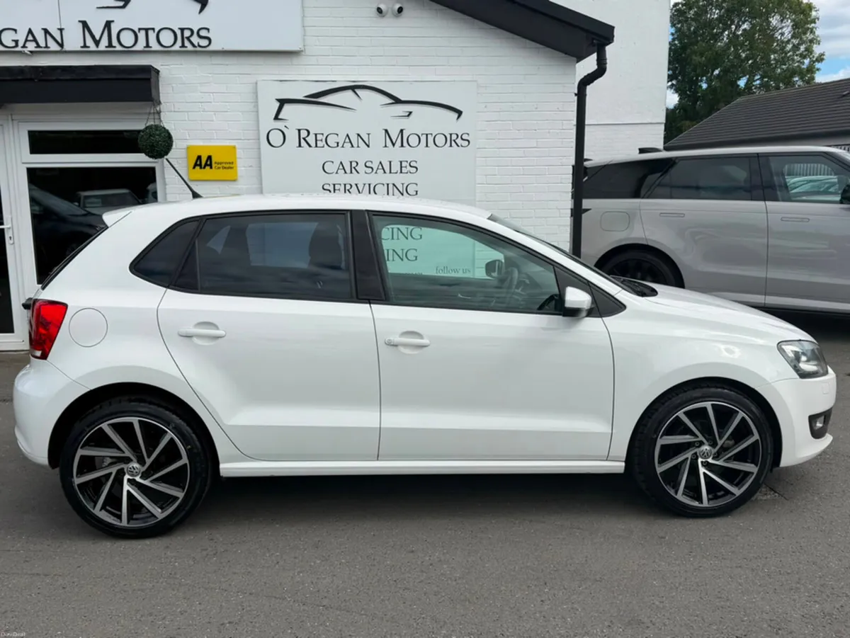 Volkswagen Polo HIGHLINE 1.2 PETROL AUTO *REVERSE - Image 2