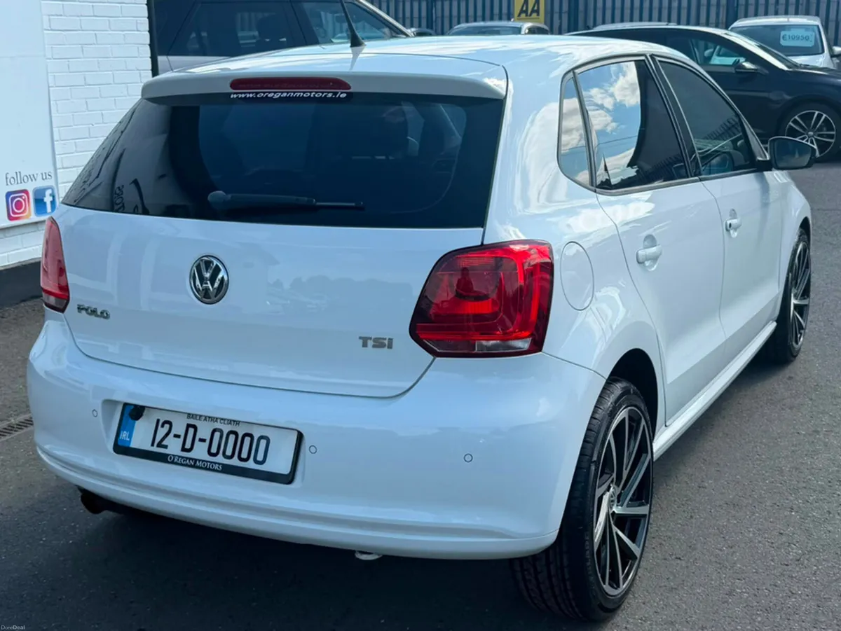 Volkswagen Polo HIGHLINE 1.2 PETROL AUTO *REVERSE - Image 4