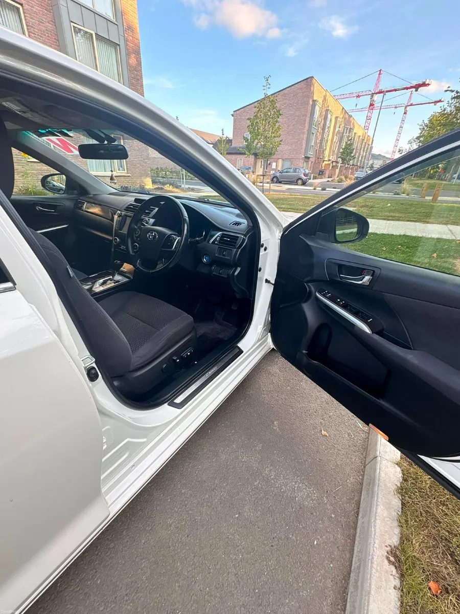 Toyota Camry 2013 - Image 2