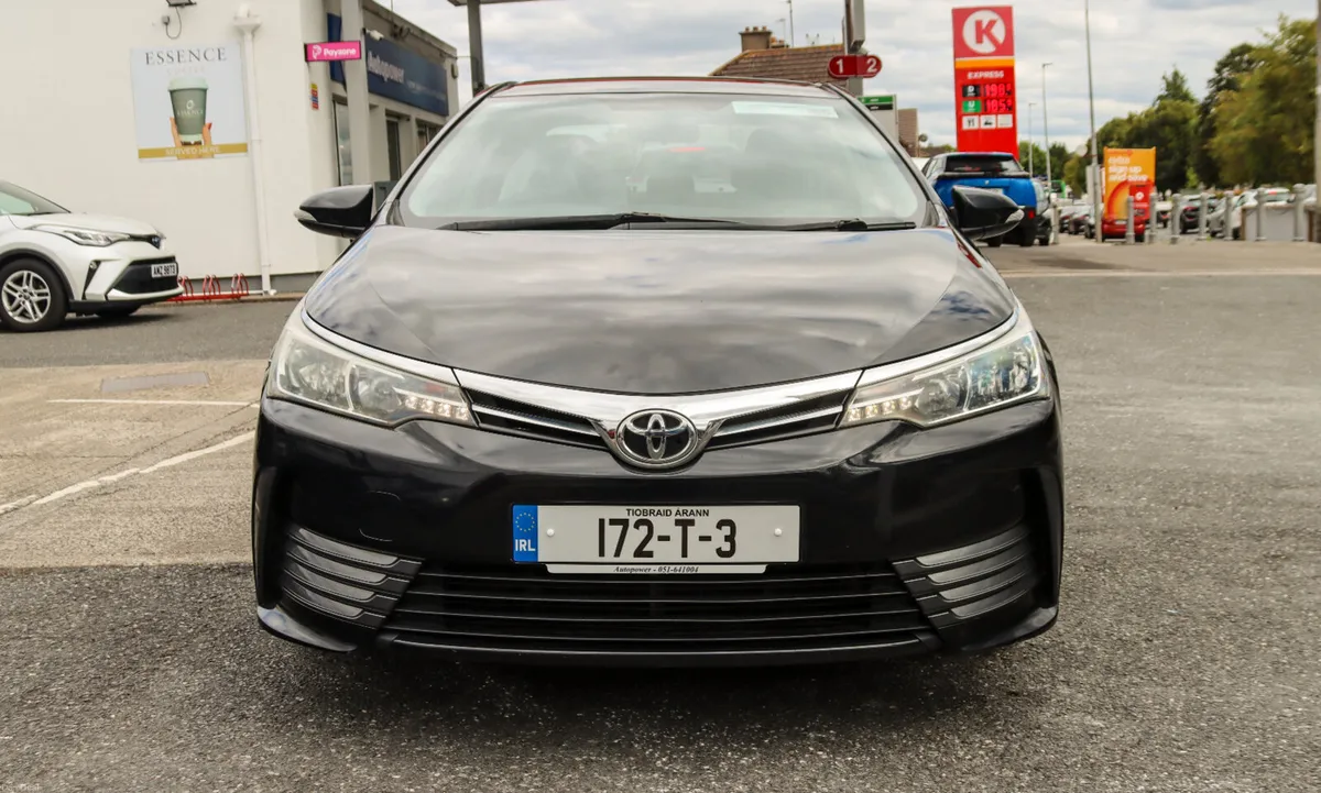 2017 Toyota Corolla D4D 1.4 Diesel Saloon - Image 2