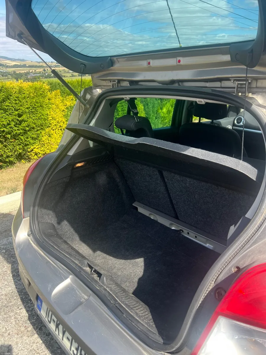 Renault Clio 2010 - Image 3
