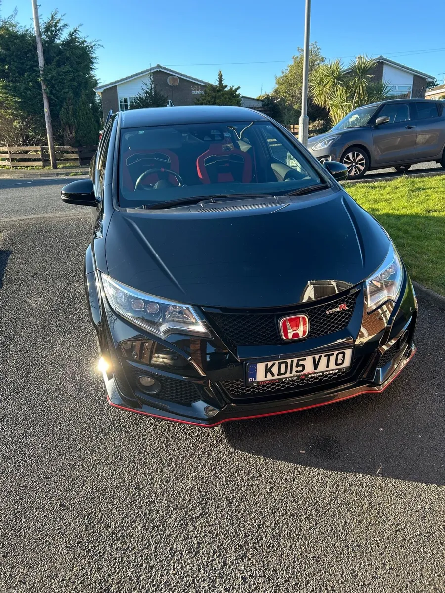 Honda Civic 2015 - Image 2