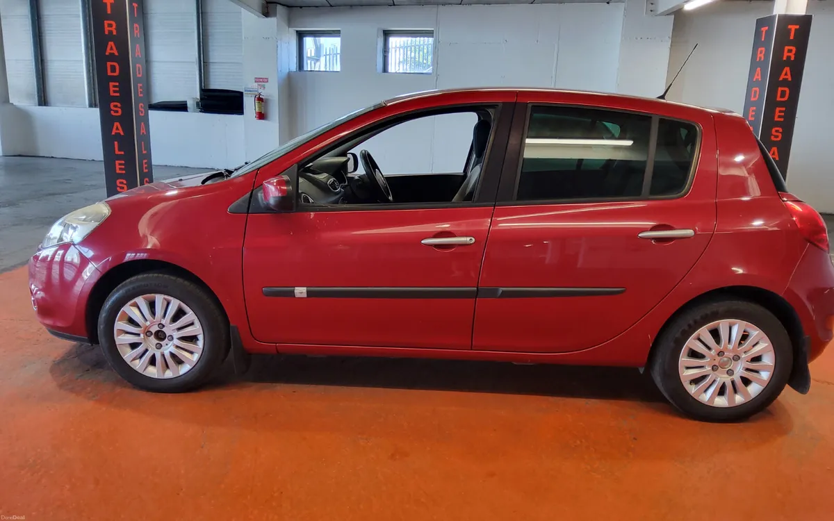 Renault Clio 2011 - Image 6