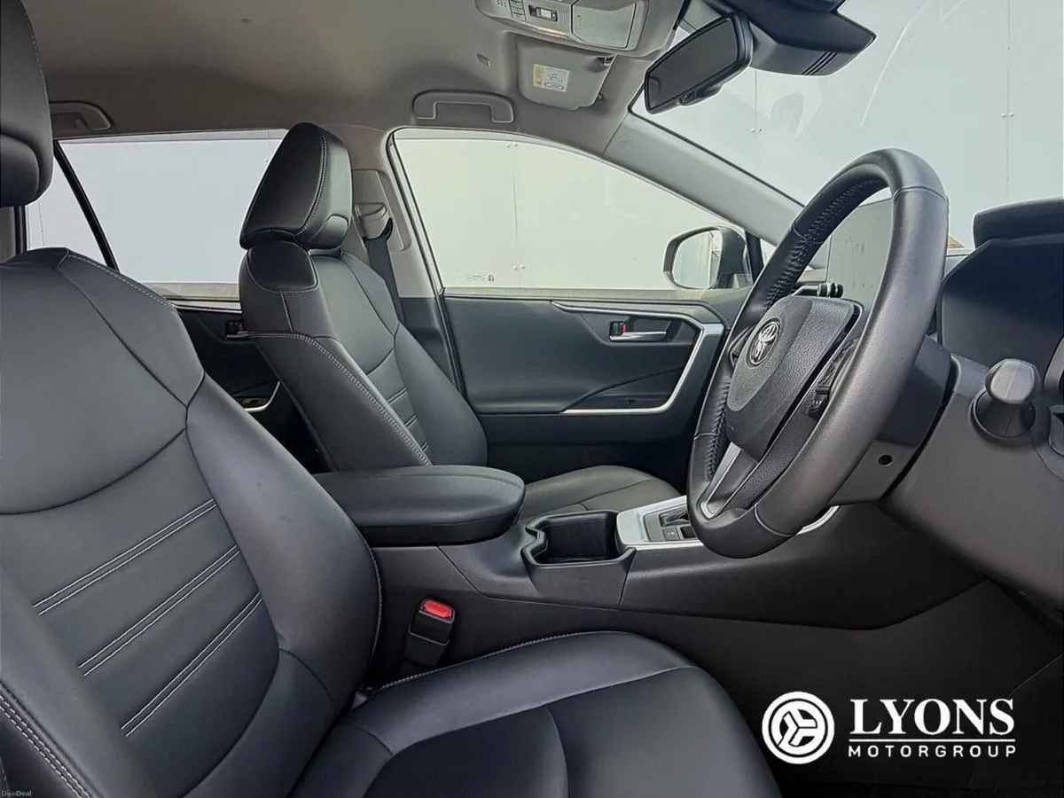 Toyota RAV4 2.5 Hybrid Sol 2WD - Image 3