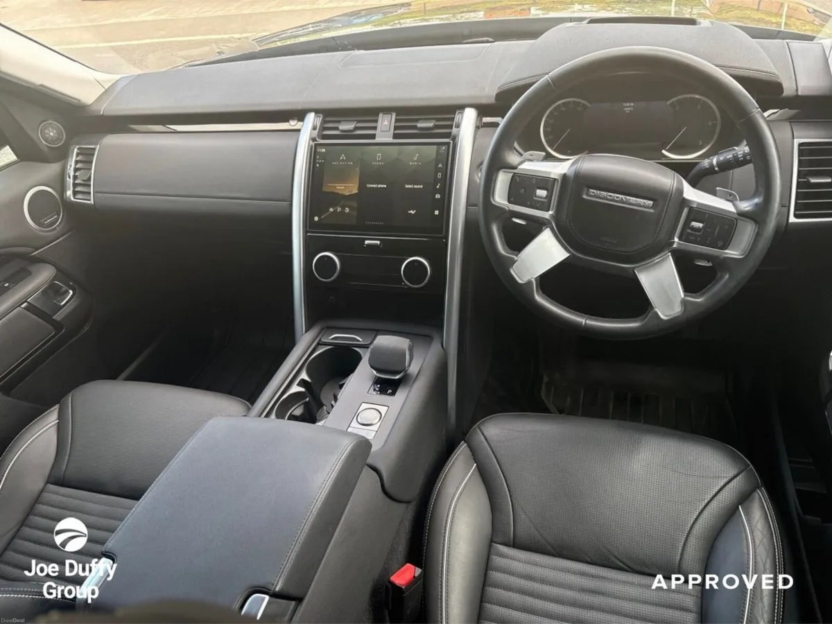 Land Rover Discovery 3.0D D300 HSE - Image 4