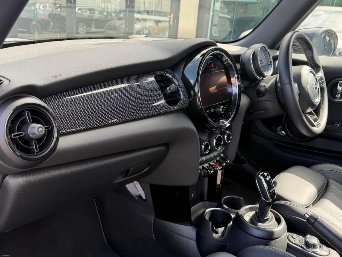 Mini Cooper 3-Door Cooper Exclusive - Image 6