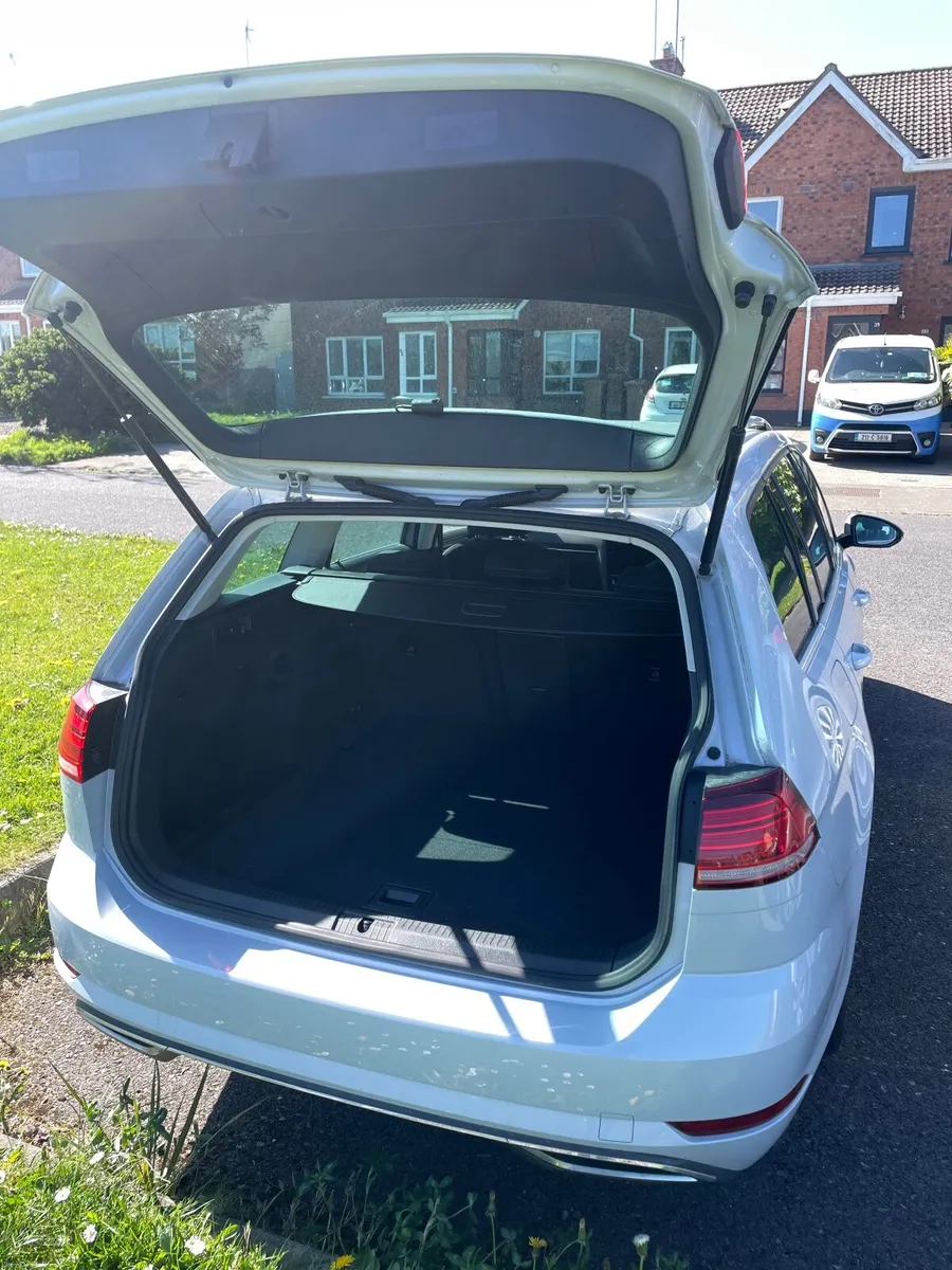 Volkswagen Golf 2018 Estate Automatic - Image 5