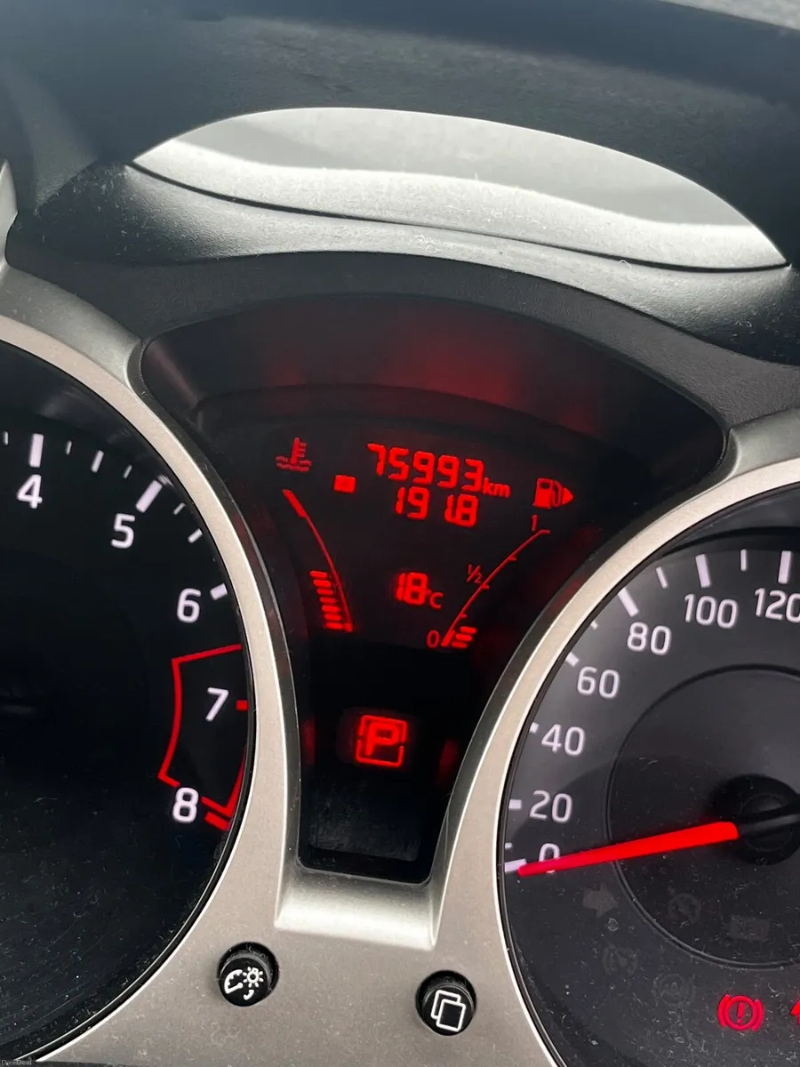 Nissan Juke 2014 - Image 2
