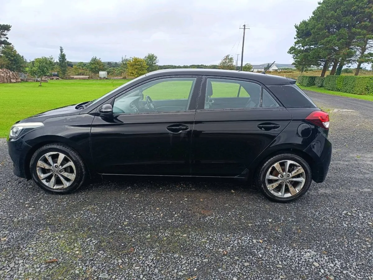 HYUNDAI I20 PETROL DELUXE 5DR - Image 3