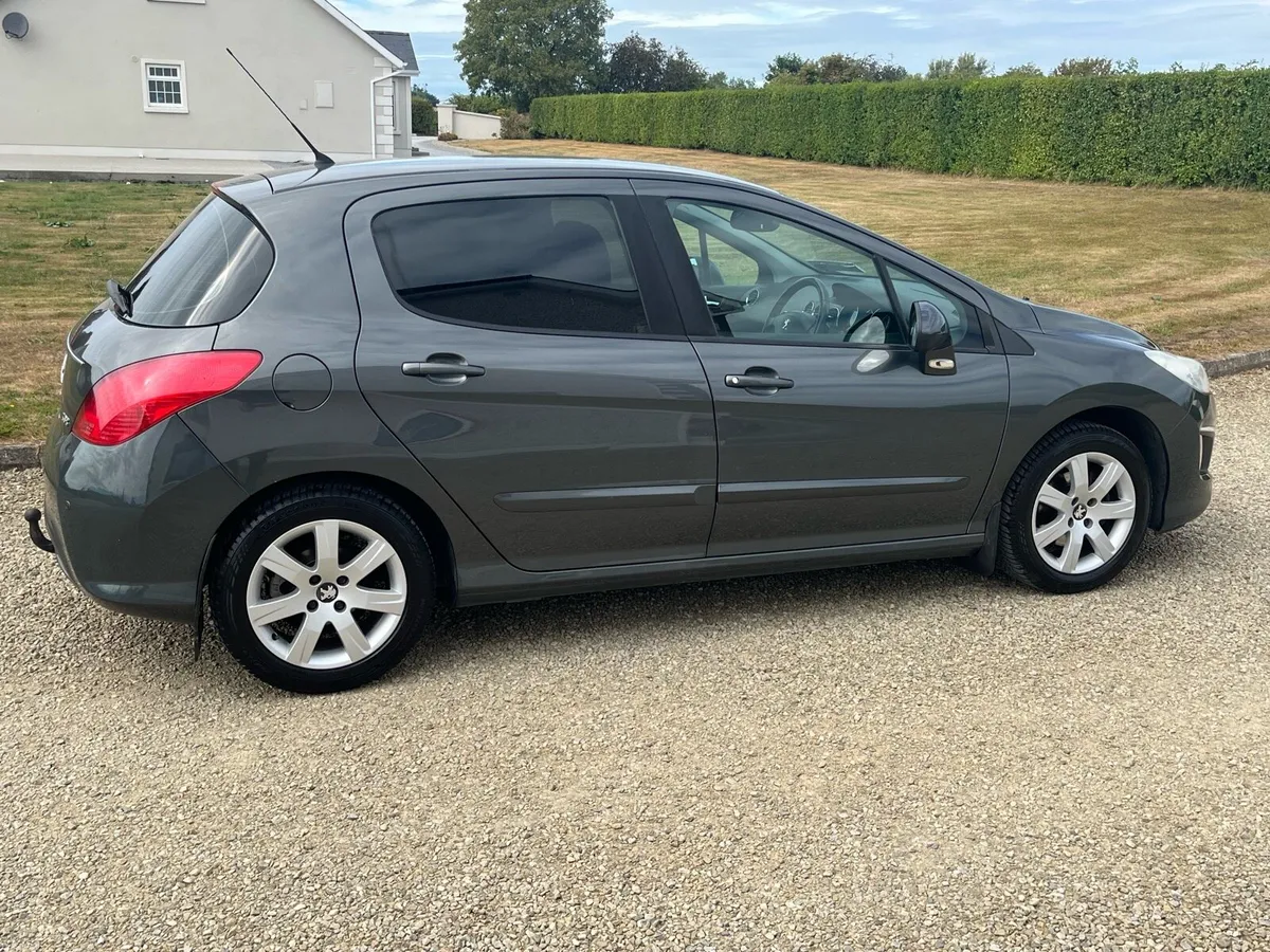 Peugeot 308 - Image 4