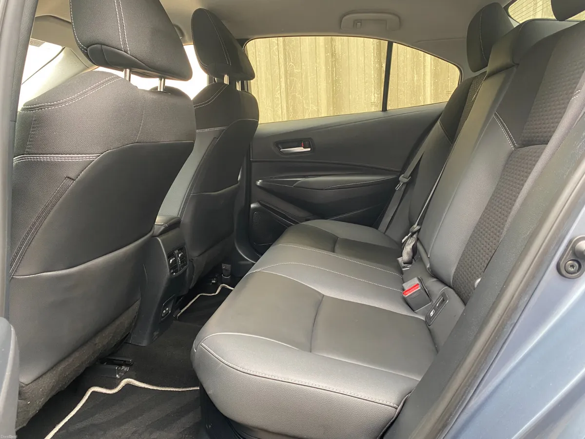 Toyota Corolla 2023//HYBRID///SOL//FINANCE/// - Image 6
