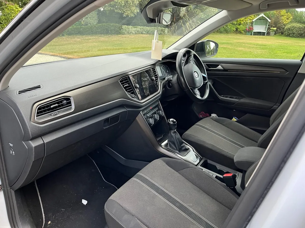 Volkswagen T-Roc 2018 - Image 1