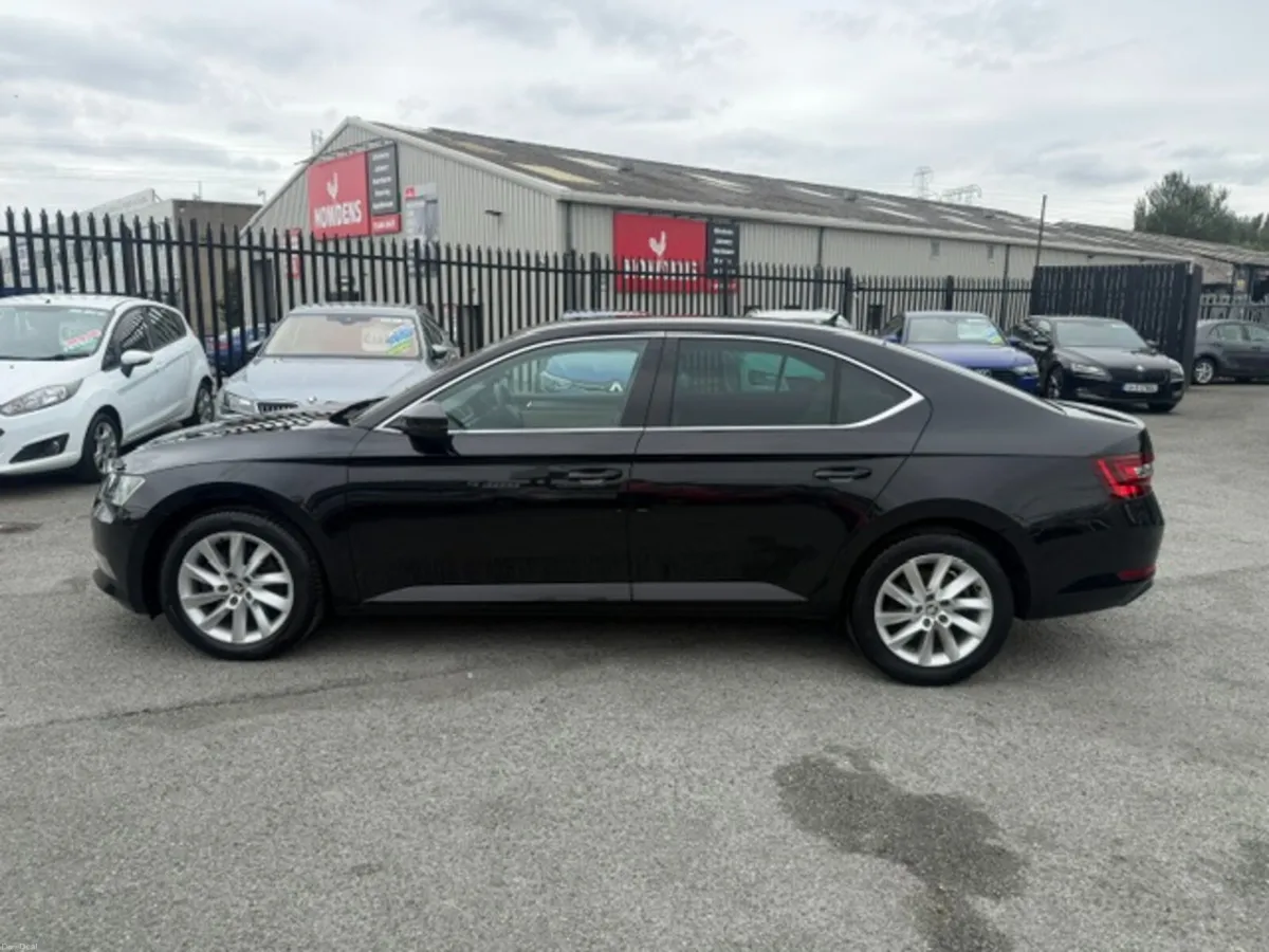 Skoda Superb 2018 LOW KMS FSH NEW T/BELT + WP - Image 5