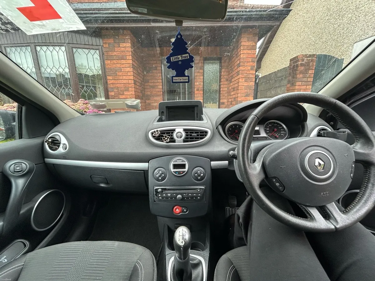 2010 Renault Clio 1.1L TomTom edition - Image 5