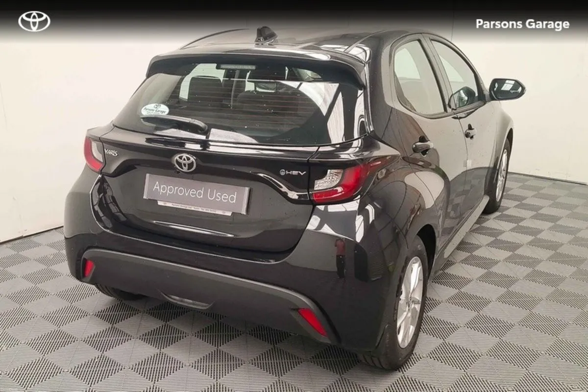 Toyota Yaris Yaris HEV Luna - Image 2