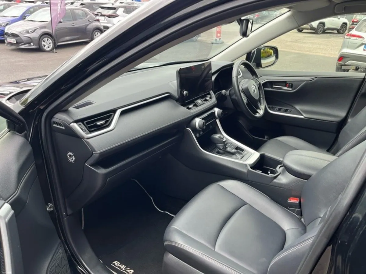Toyota RAV4 RAV4 HYBRID SOL 4DR AUTO - Image 6