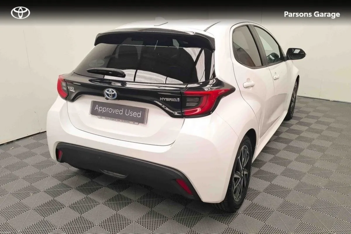 Toyota Yaris - Image 2