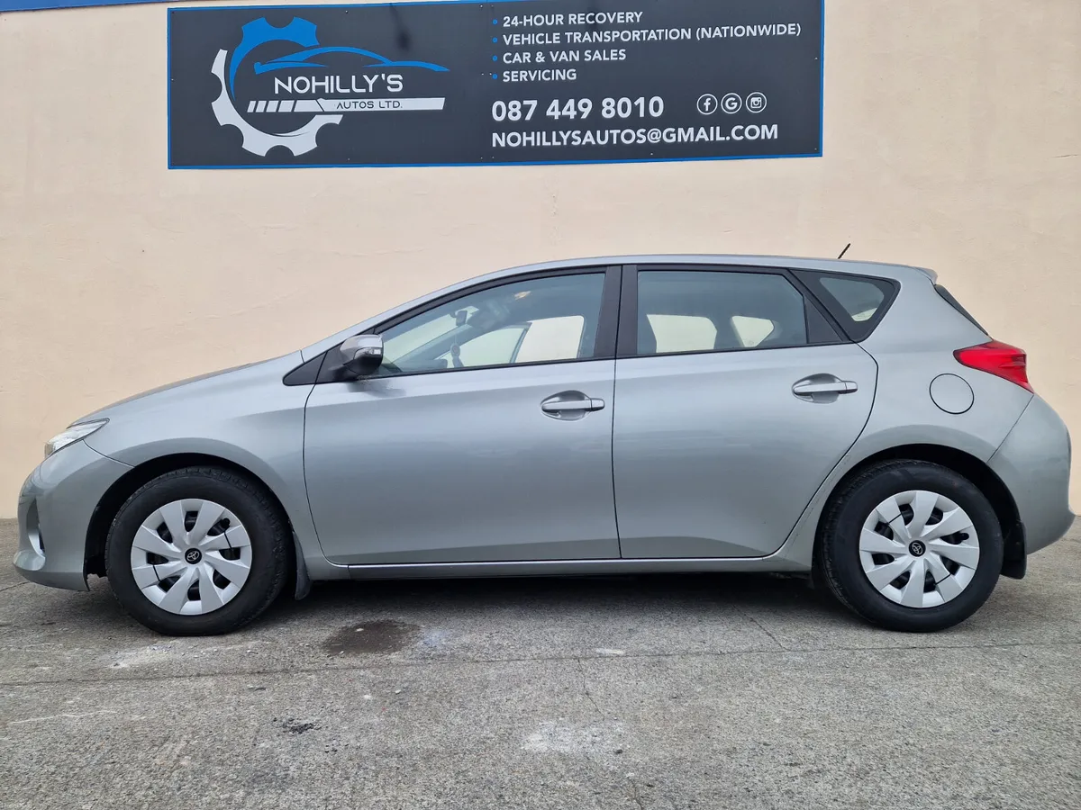 Toyota Auris 1.4 D4D Terra - Image 4