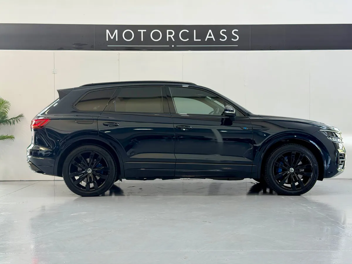 Deposit Taken 2021 Volkswagen Touareg 3.0 V6 R - Image 5