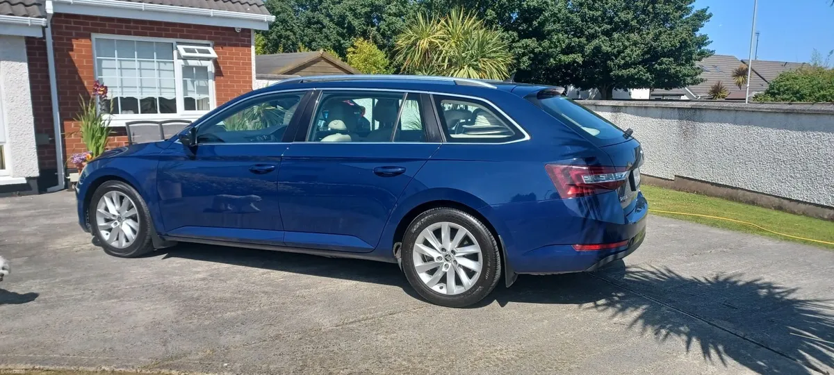 Skoda Superb 2017 - Image 5