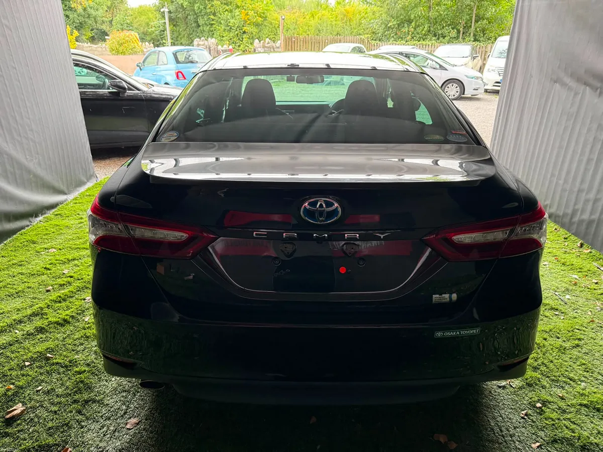 2019 Toyota Camry Automatic - Image 6