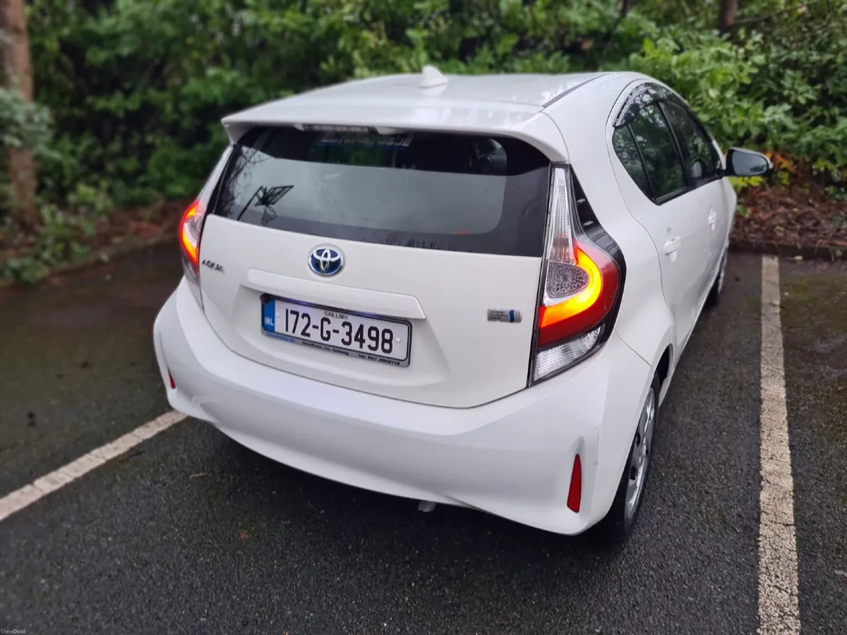 Toyota Aqua 2017 - Image 2