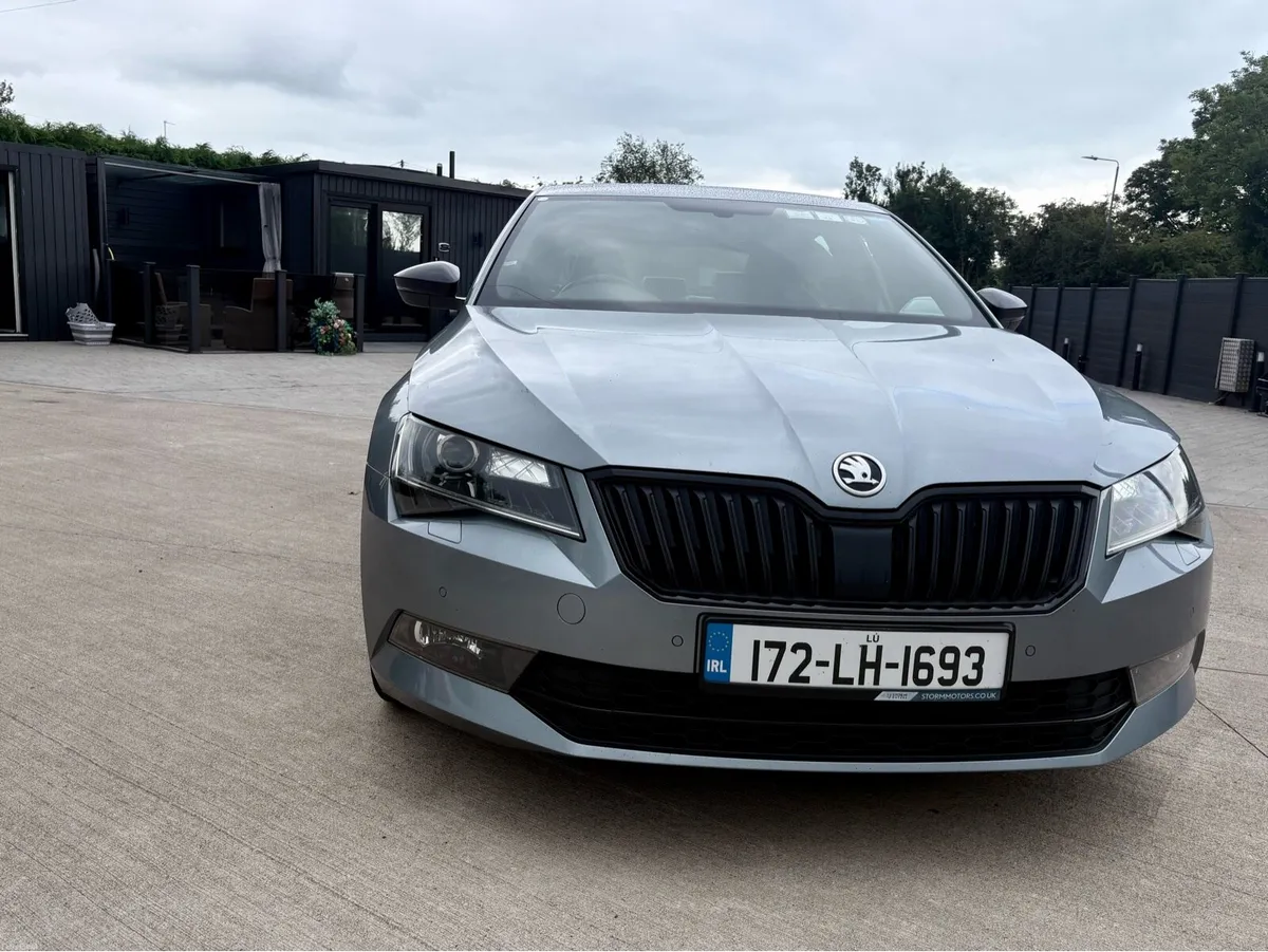 Skoda Superb TDI Sportline 150PS 5DR High Spec - Image 2