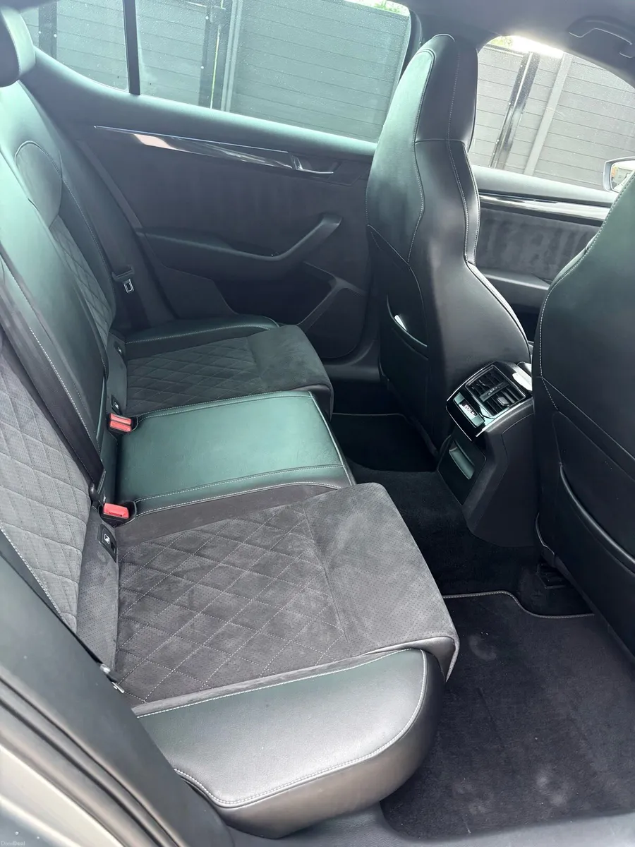Skoda Superb TDI Sportline 150PS 5DR High Spec - Image 5