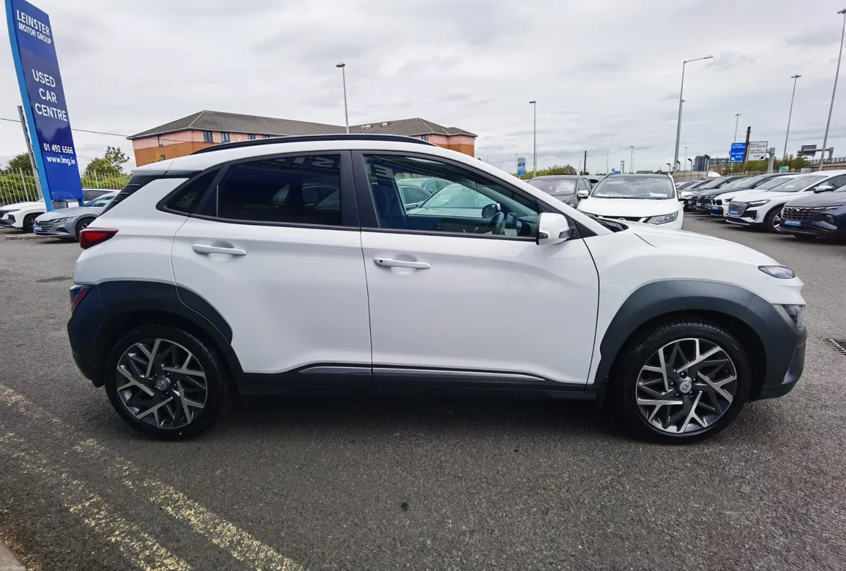 HYUNDAI KONA EXECUTIVE AUTOMATIC PETROL HYBRID - Image 4