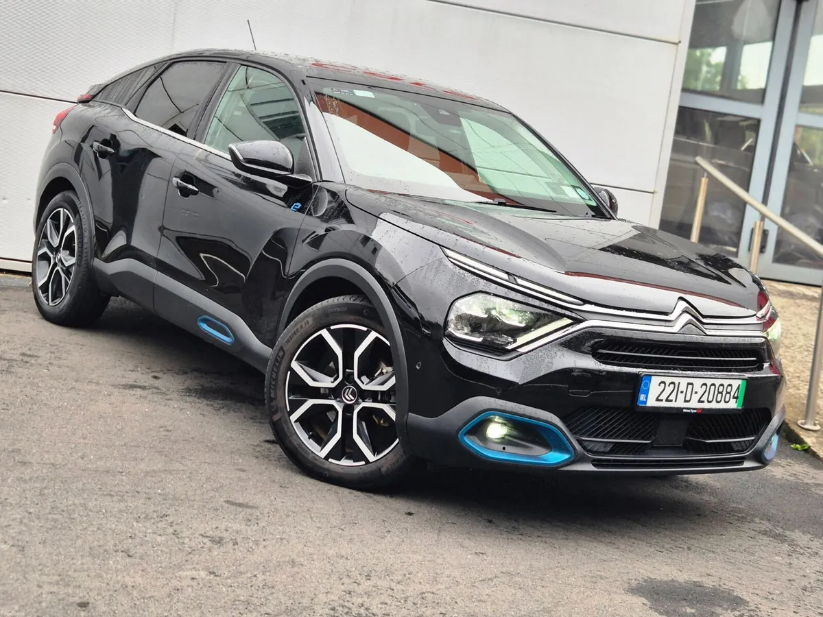 2022 Citroen e-C4 Flair, 1/2 Leather, CarPlay - Image 2