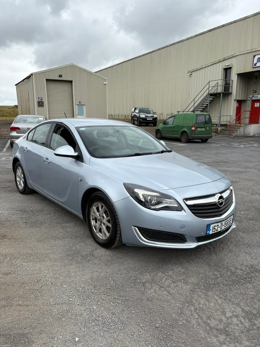 2015 Opel insignia - Image 1